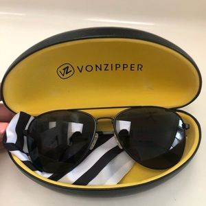 Von zipper aviator black sunglasses! Brand new!!